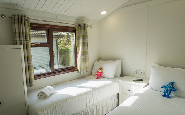 premium plus twin bedroom