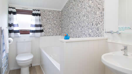 platinum lodge bathroom